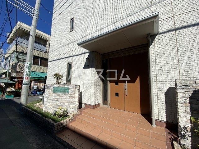 22/30 エントランス