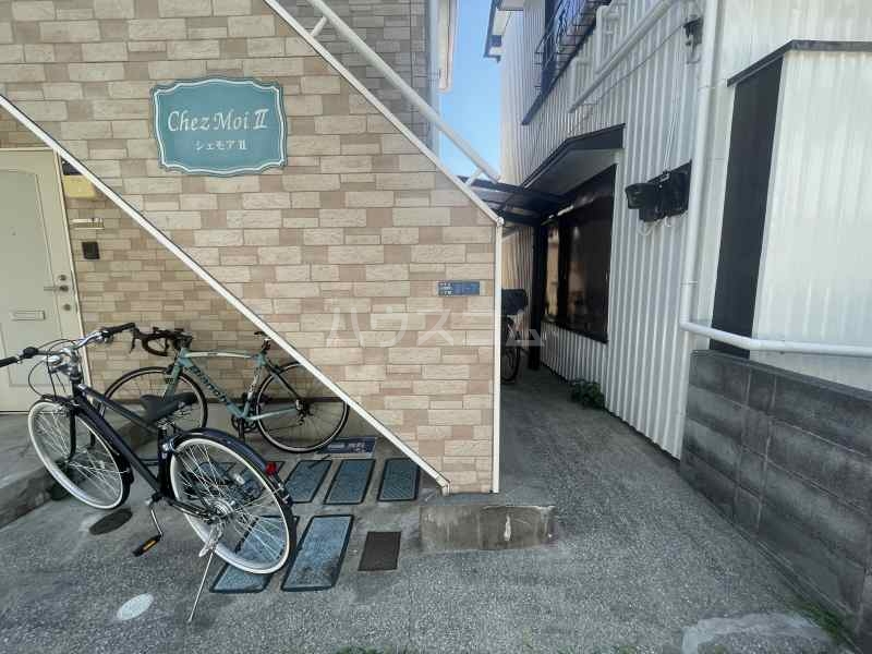 22/23 エントランス