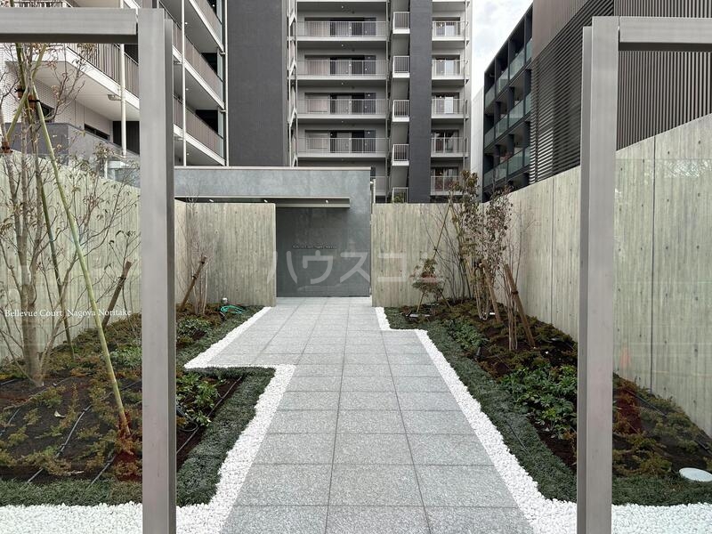 2/4 エントランス