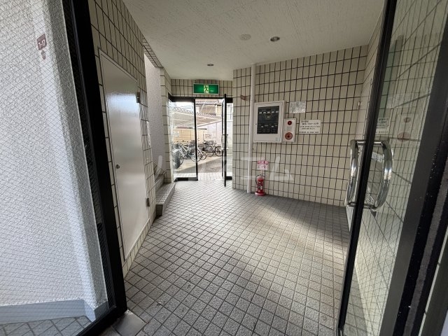 3/8 エントランス
