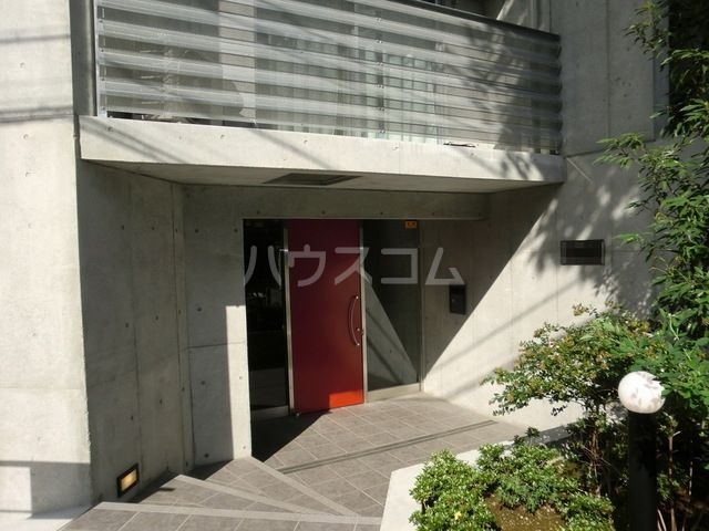 16/25 エントランス