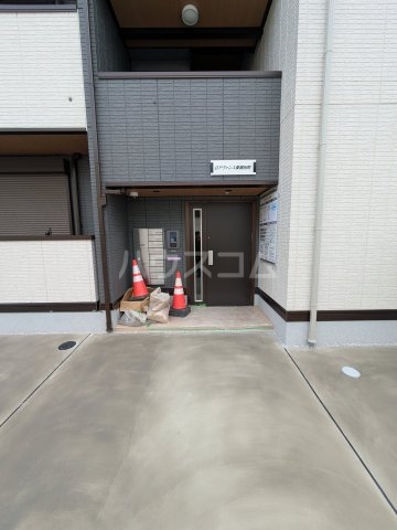 25/30 エントランス