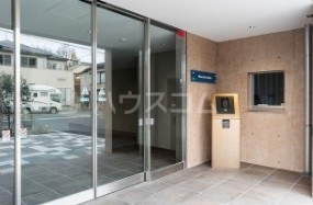 21/30 エントランス