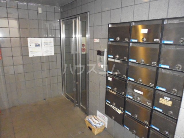 18/24 エントランス