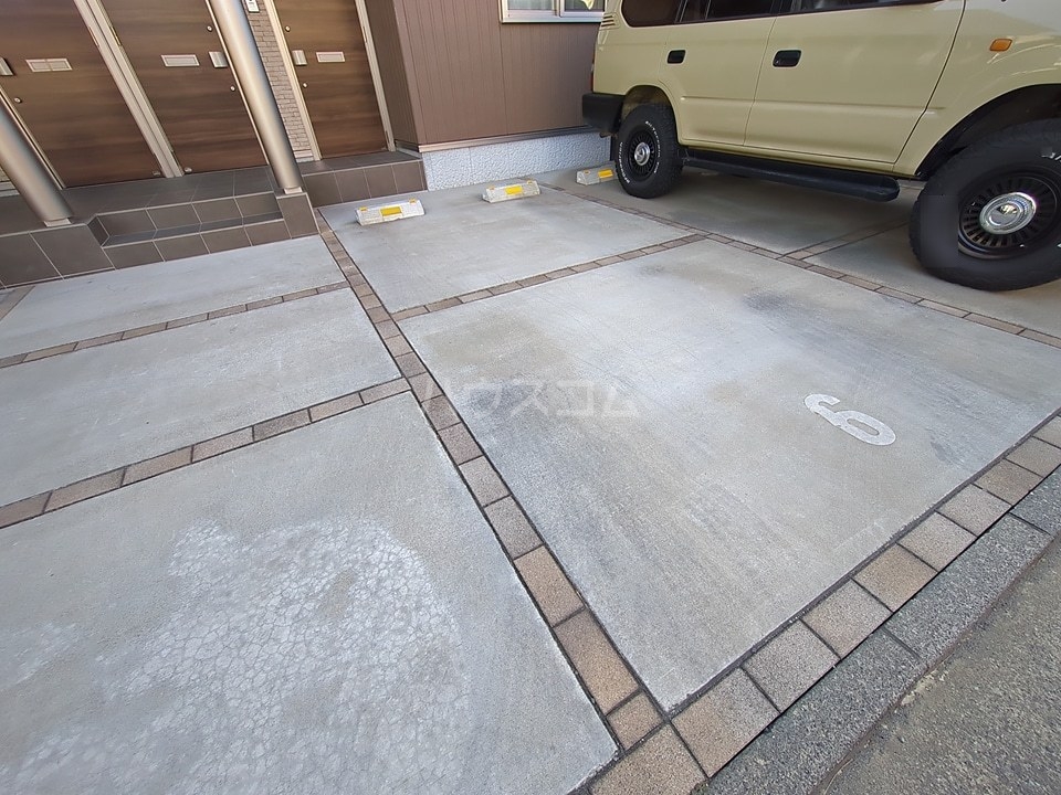 2/10 駐車場