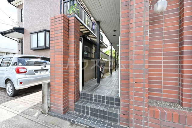 20/22 エントランス