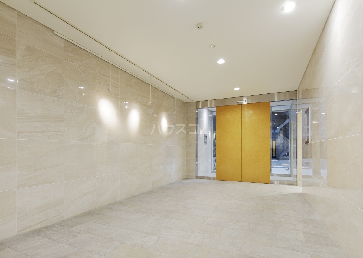 2/2 エントランス