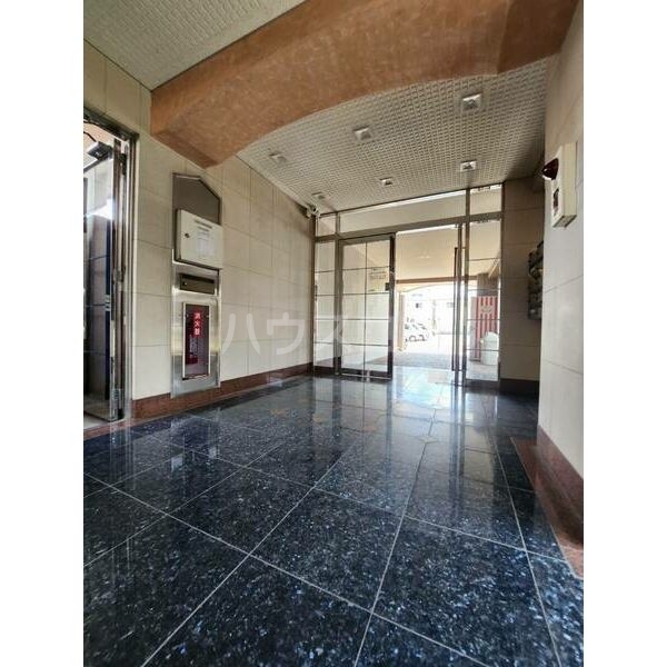 14/22 エントランス