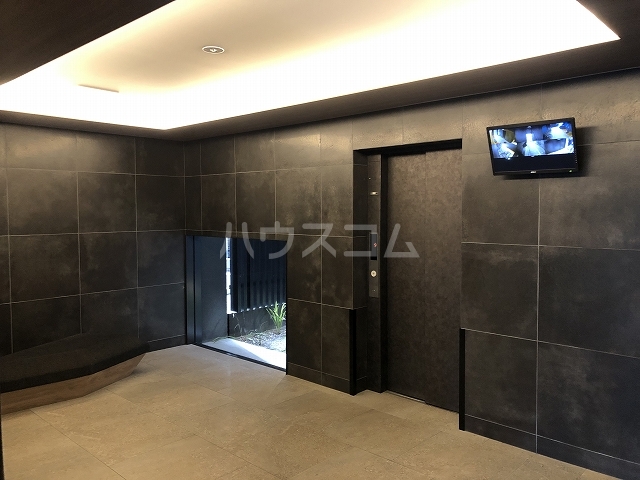 21/26 エントランス