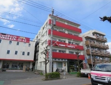 16/23 エントランス