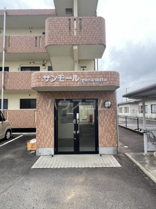 21/26 エントランス