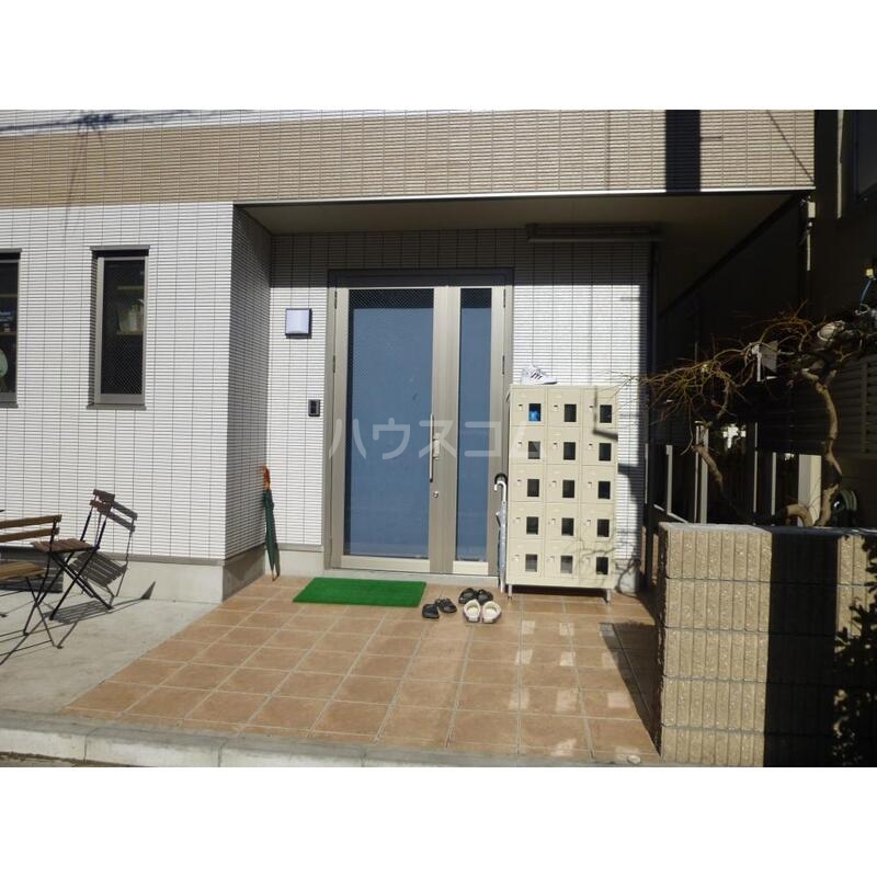 2/3 エントランス