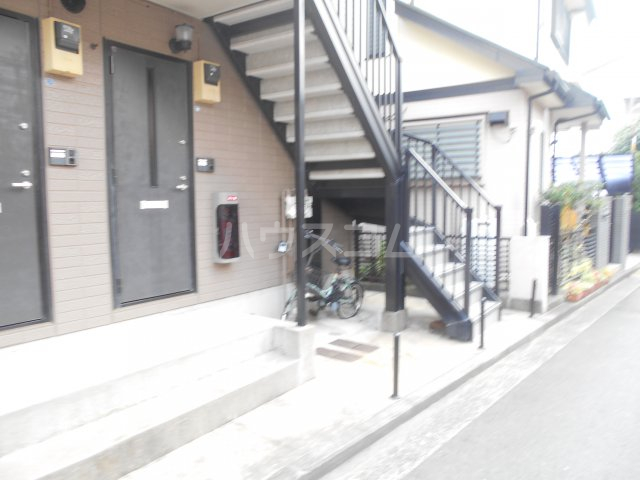 18/19 エントランス