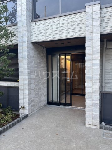 26/30 エントランス