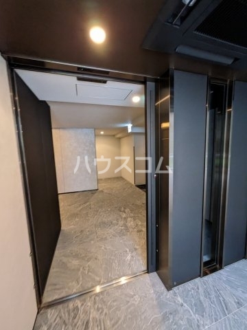 14/14 エントランス