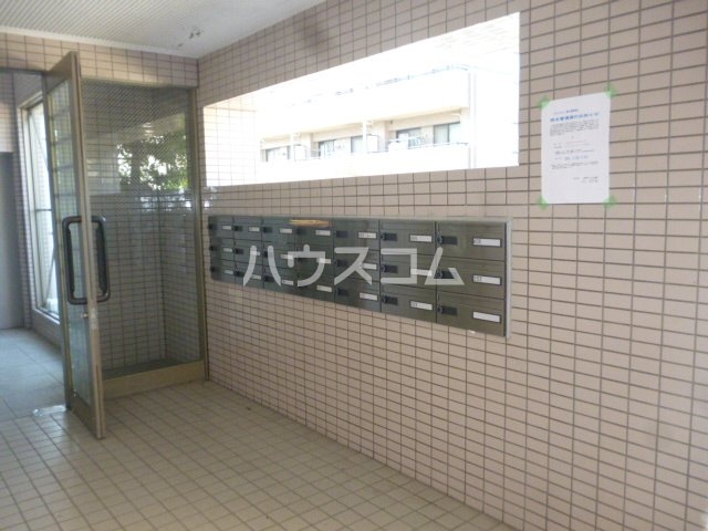 17/27 エントランス