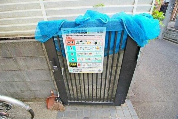 17/28 エントランス