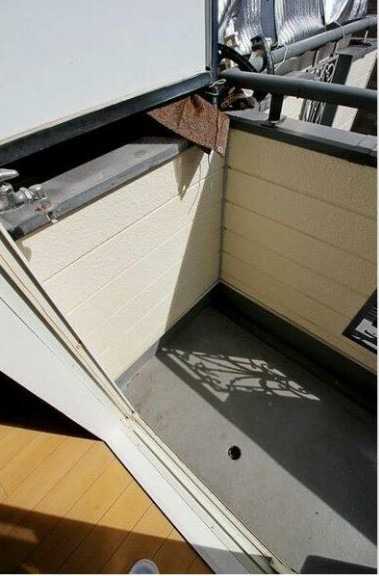 15/28 バルコニー