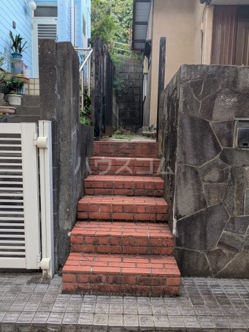 19/25 エントランス