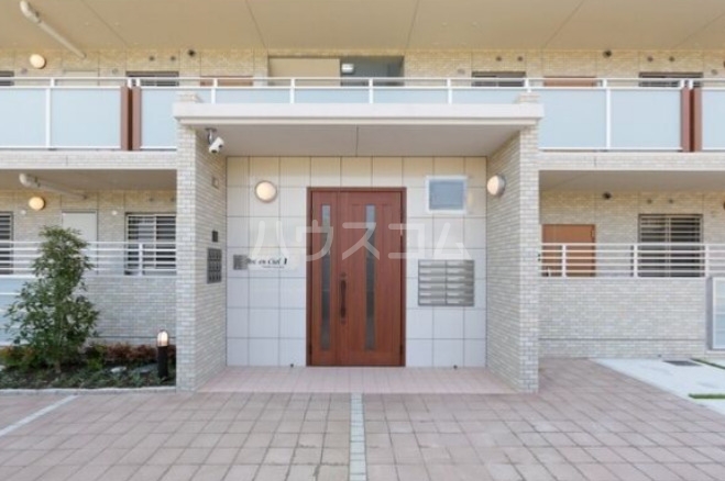 2/3 エントランス