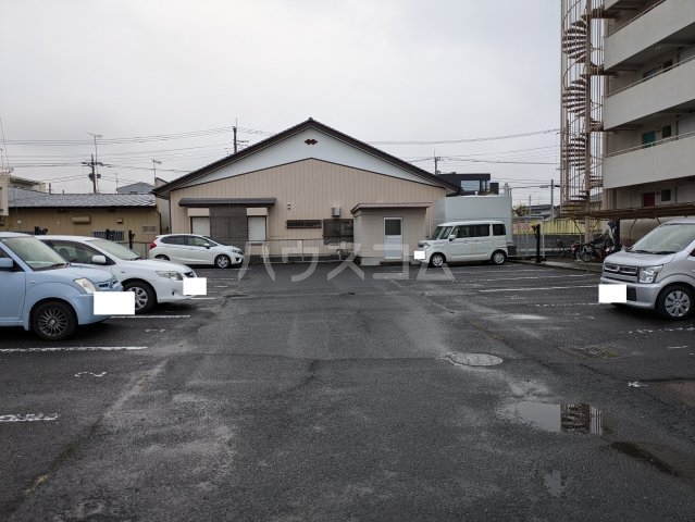28/30 駐車場