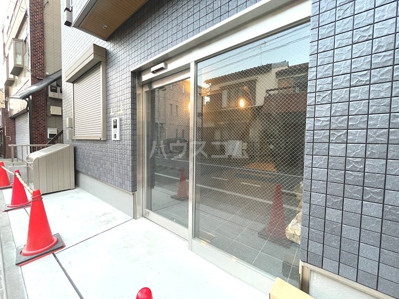 22/30 エントランス