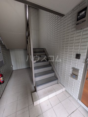 18/28 エントランス