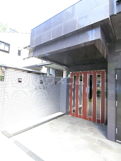 2/3 エントランス