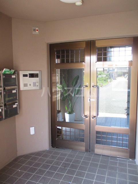 21/26 エントランス