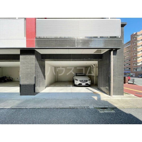 19/27 エントランス