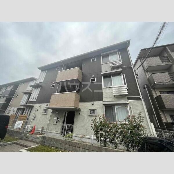 14/22 エントランス