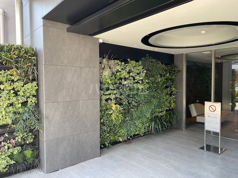 15/23 エントランス