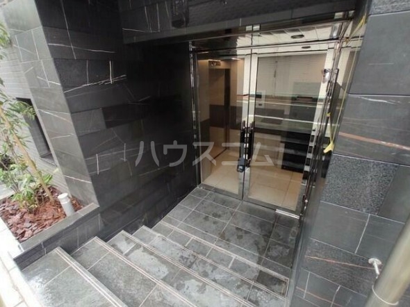 15/21 エントランス