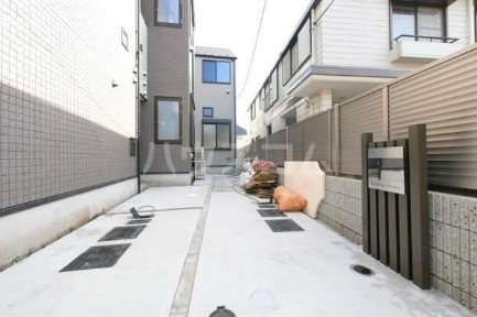 25/30 エントランス