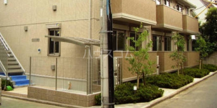 2/2 エントランス