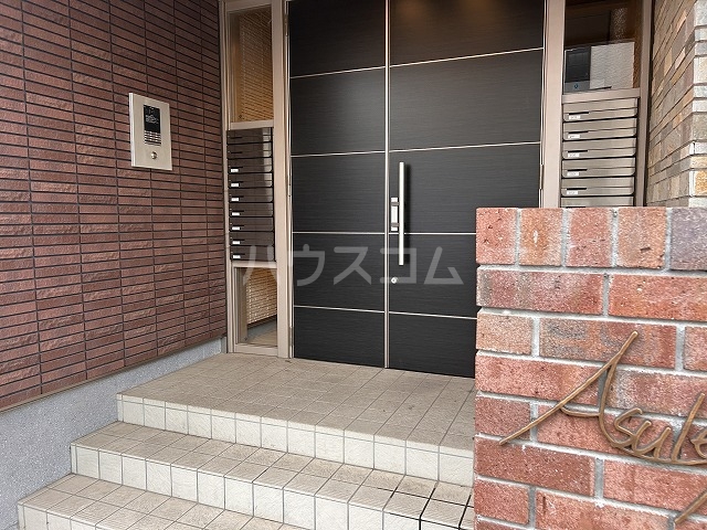 2/3 エントランス