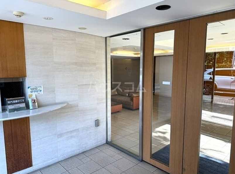 19/29 エントランス