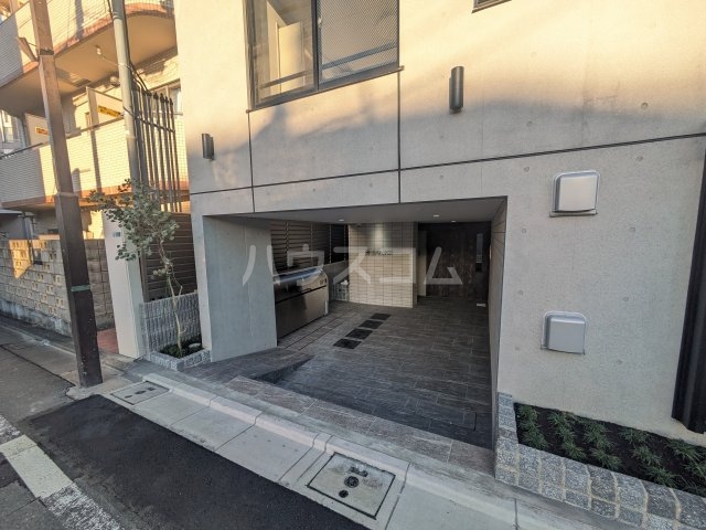 21/28 エントランス