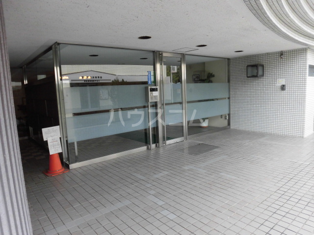 25/30 エントランス