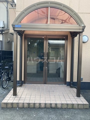 2/3 エントランス