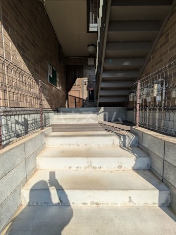 17/20 エントランス