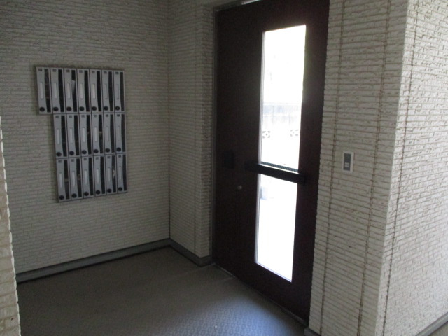 18/20 エントランス