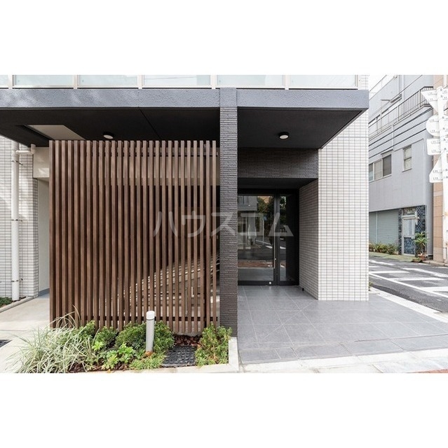 15/23 エントランス