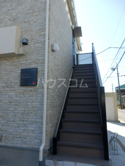 22/25 エントランス