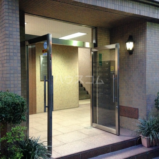 19/28 エントランス