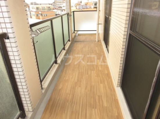 20/30 バルコニー