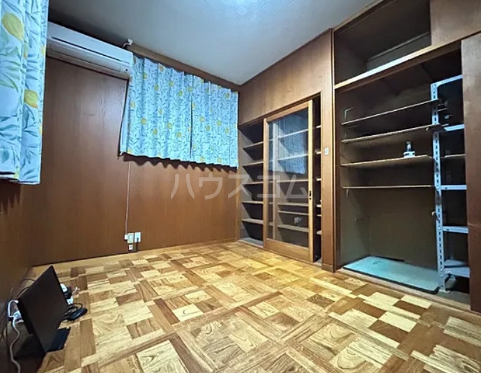 16/27 エントランス