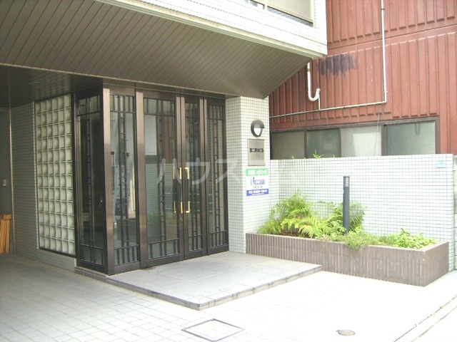 2/3 エントランス