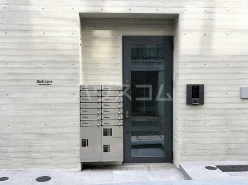 21/28 エントランス