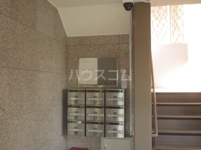 21/30 エントランス